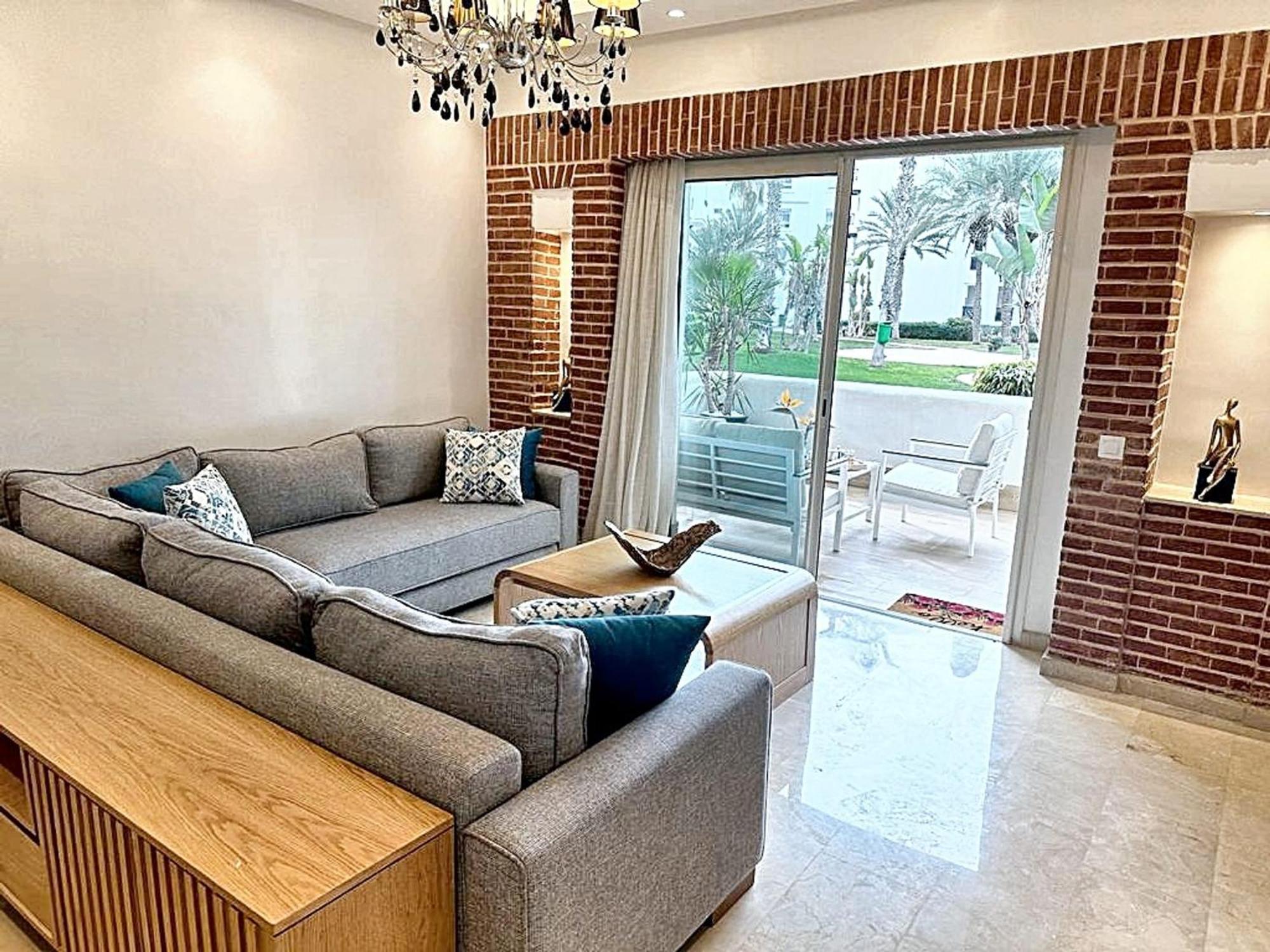 Charming With Shared Pool *